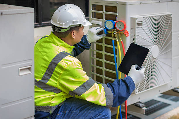 Professional Hvac technician working in Lithia, FL